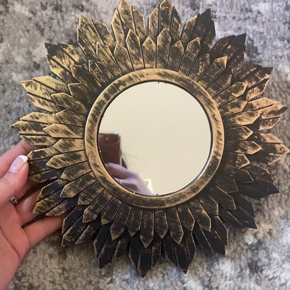 Brand new rustic mini mirror - Picture 2 of 5